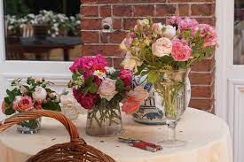 Créer une roseraie dans un vase : voici comment