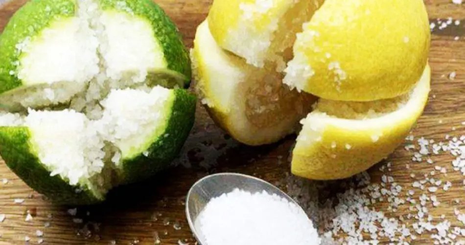 Le truc de grand-mère qui consiste à saupoudrer un citron de sel : c’est à ça qu’elle sert