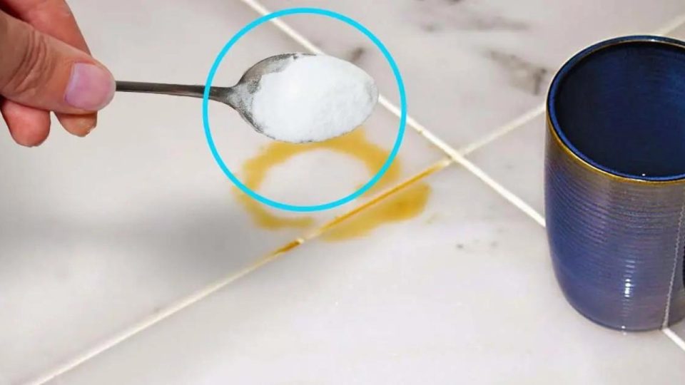 Taches sur les surfaces en marbre, cet ingrédient les élimine en 2 secondes