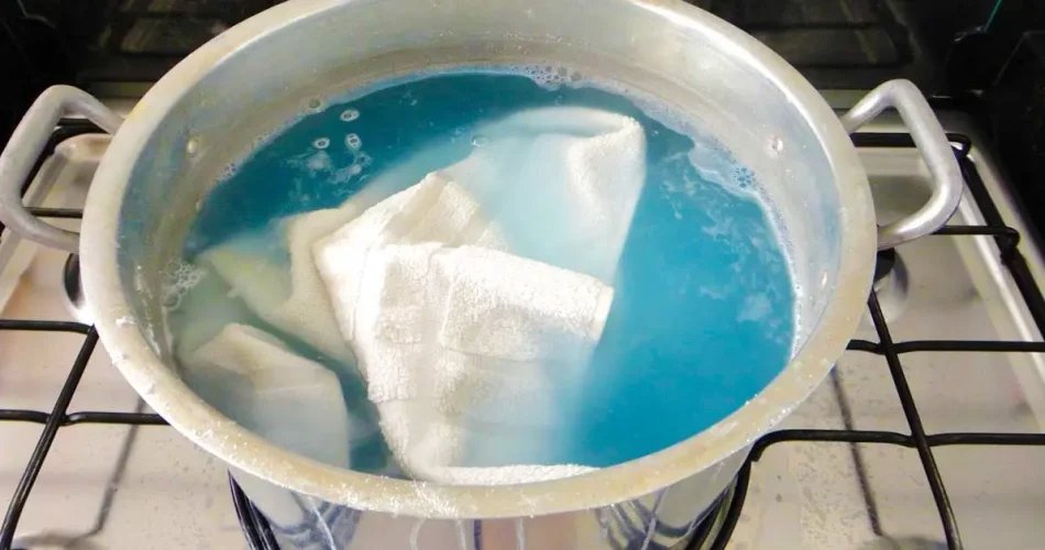 Comment blanchir les vêtements blancs sans eau de Javel : 6 conseils fiables