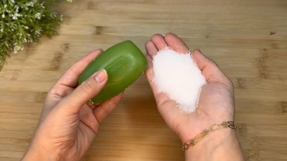 Mélangez du savon et du sucre et le résultat vous étonnera : le secret des ménagères