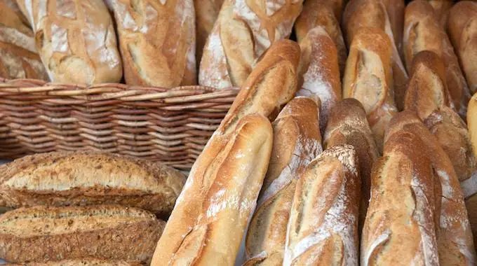 7 conseils pour garder le pain frais plus longtemps