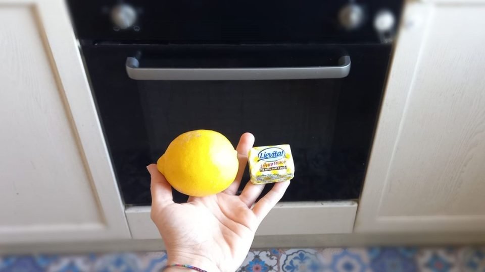 Parce que beaucoup commencent à mettre de la levure et du jus de citron au four