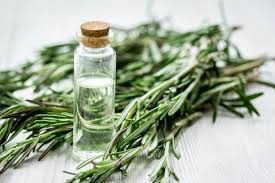 Eau de romarin, ma grand-mère l’utilisait comme ça