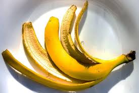 Les peaux de banane : valent leur pesant d’or ! Toutes les façons de les réutiliser